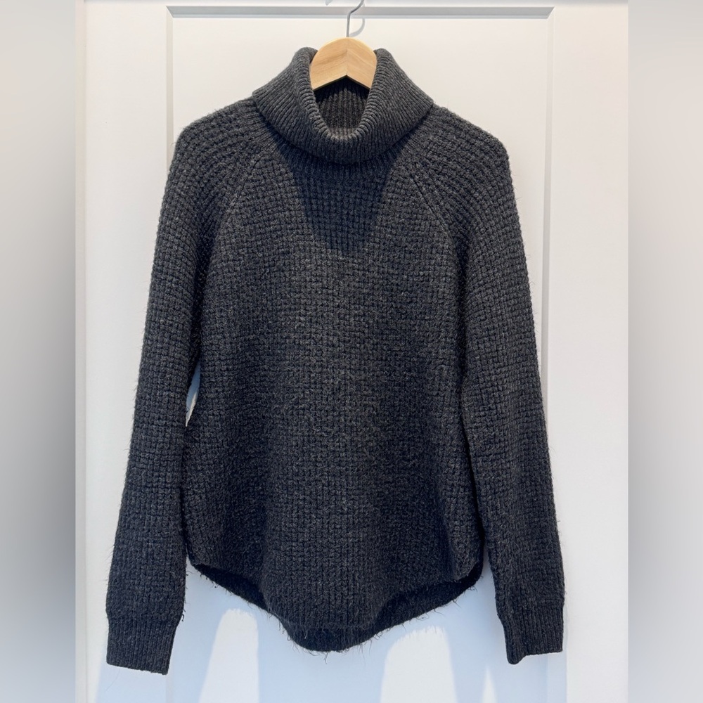 Kuhl Sienna Women’s Charcoal Grey Turtleneck Sweater